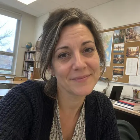 Portrait de Élodie R., enseignante ou enseignant ayant utilisé les fiches